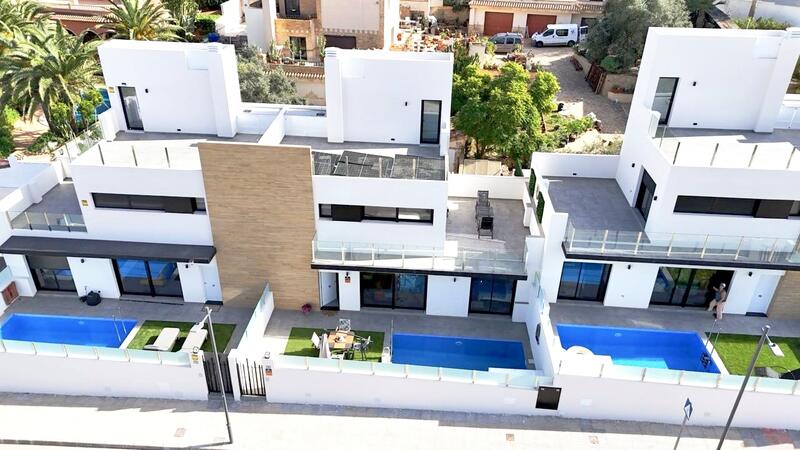 2 slaapkamer Villa Te koop in Villamartin, Alicante