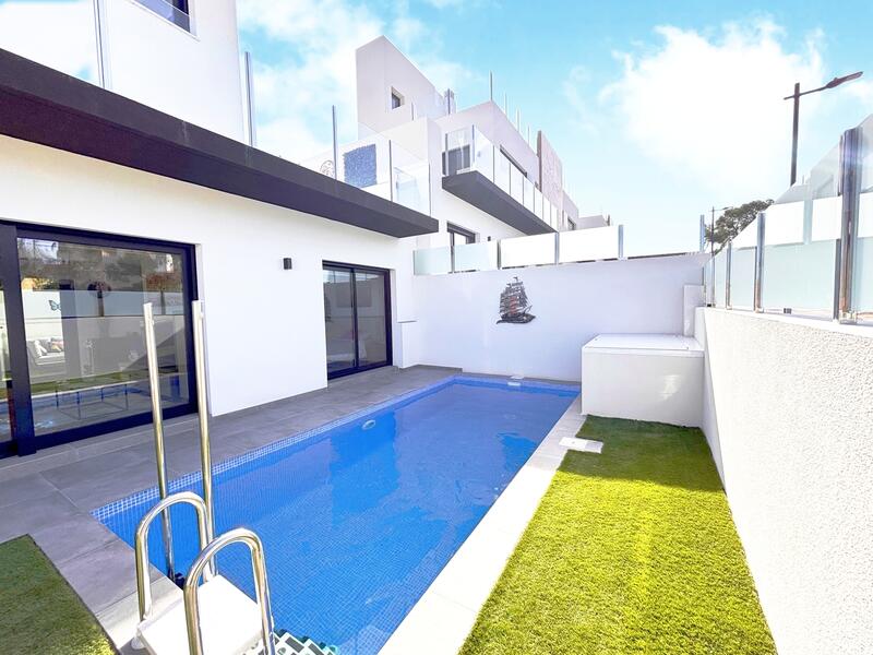 2 soveværelse Villa til salg i Villamartin, Alicante