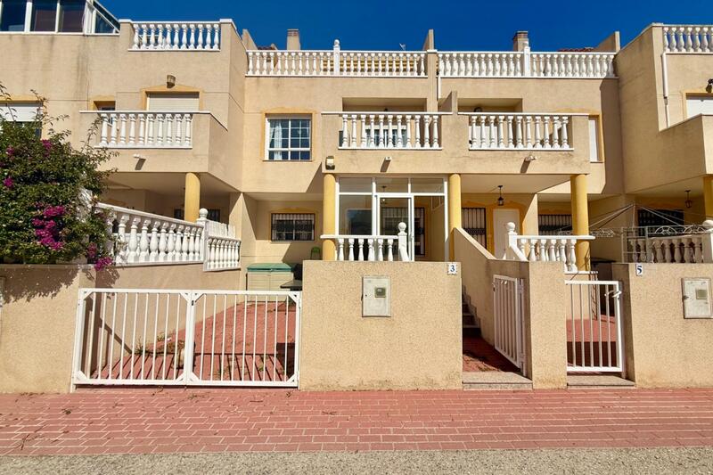 Villa til salg i Guardamar del Segura, Alicante