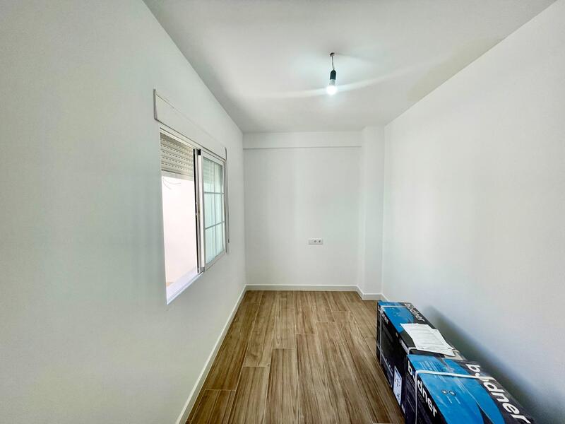 3 slaapkamer Gezinswoning Te koop 3 slaapkamer Gezinswoning Te koop