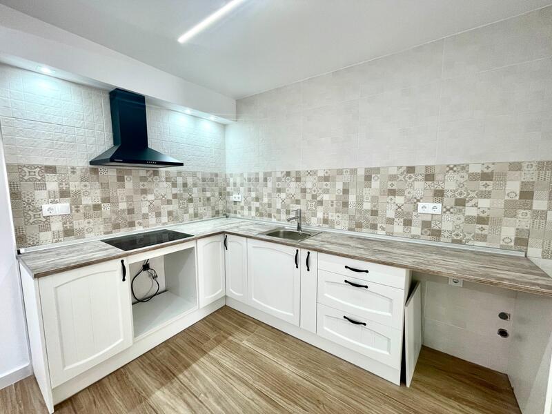 3 slaapkamer Gezinswoning Te koop 3 slaapkamer Gezinswoning Te koop