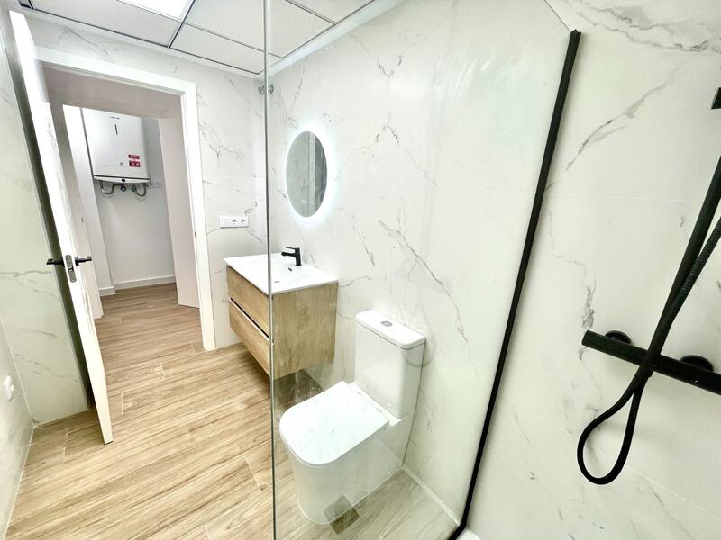 3 slaapkamer Gezinswoning Te koop 3 slaapkamer Gezinswoning Te koop