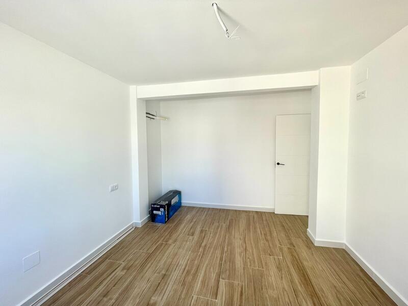 3 slaapkamer Gezinswoning Te koop 3 slaapkamer Gezinswoning Te koop