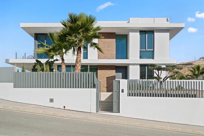 3 soverom Villa til salgs 3 soverom Villa til salgs