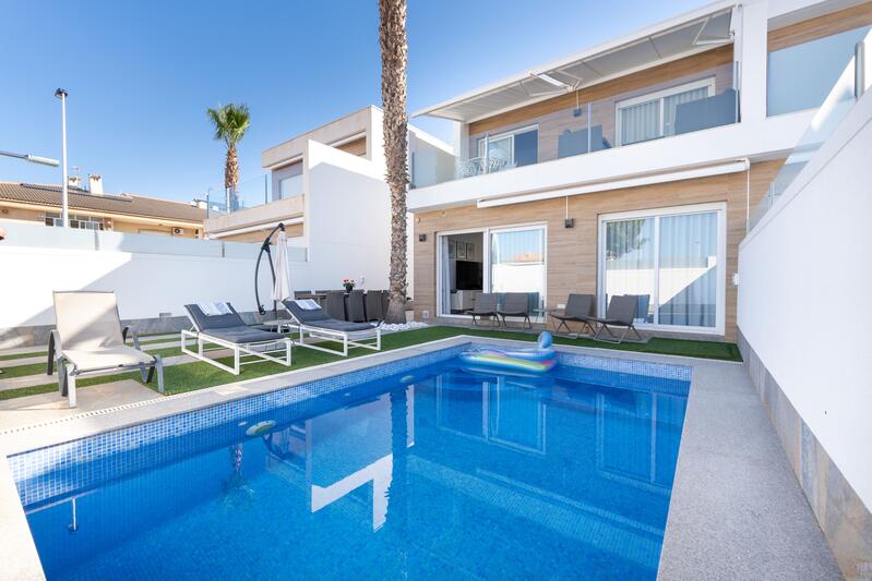3 slaapkamer Villa Te koop 3 slaapkamer Villa Te koop