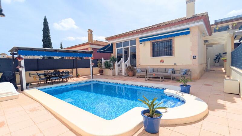 Villa en venta en Bigastro, Alicante