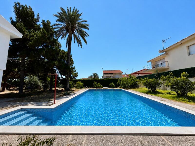 4 bedroom Villa for sale
