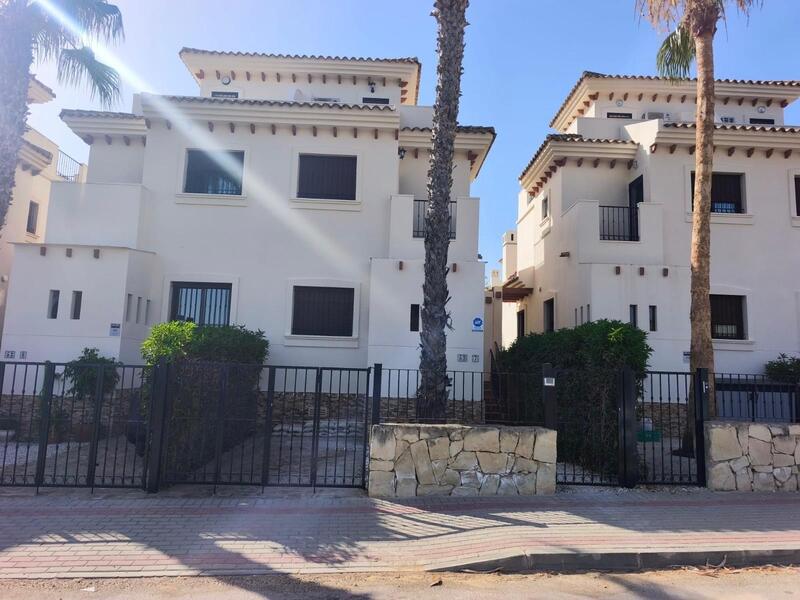 Villa en venta en Algorfa, Alicante