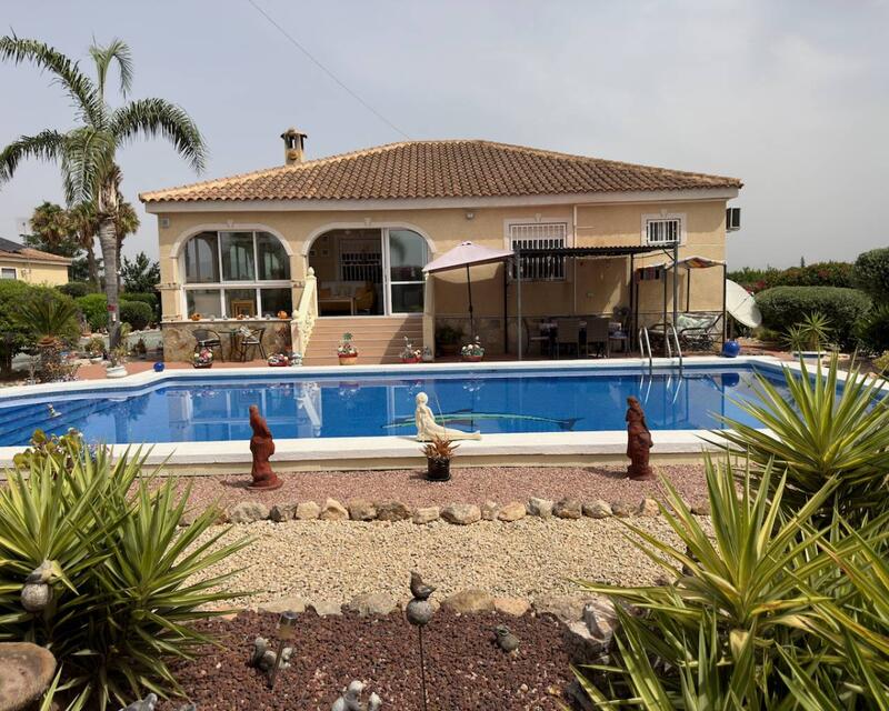 Villa à vendre dans Catral, Alicante