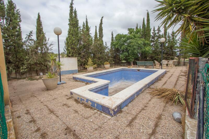4 bedroom Country House for sale 4 bedroom Country House for sale