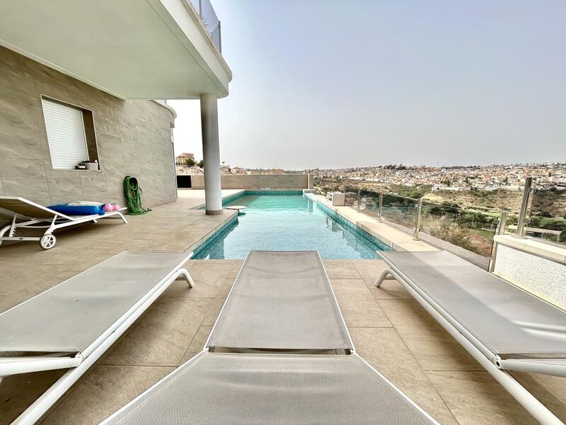 4 Cuarto Villa en venta