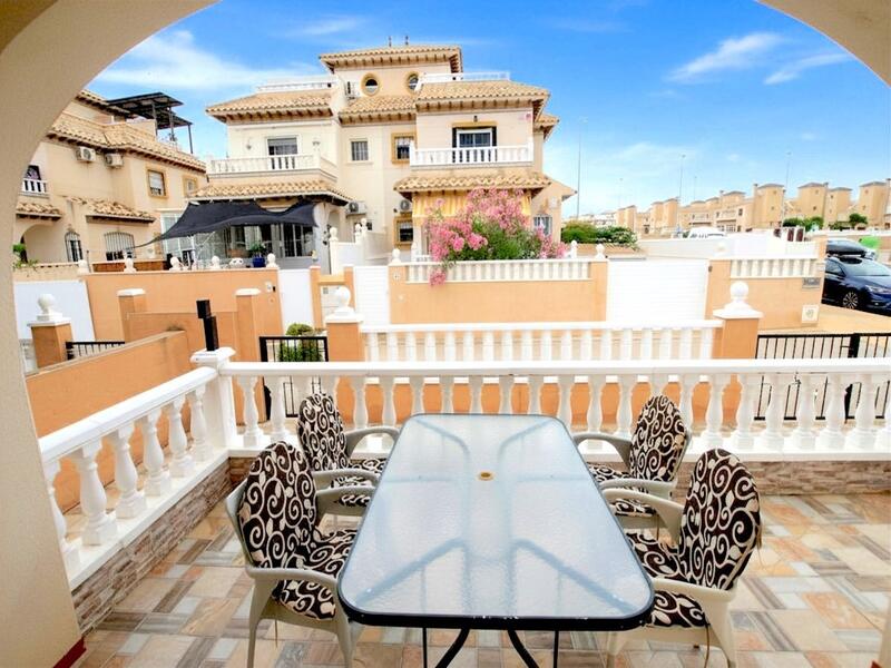 3 bedroom Townhouse for sale 3 bedroom Townhouse for sale