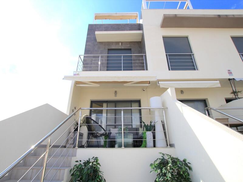3 bedroom Townhouse for sale