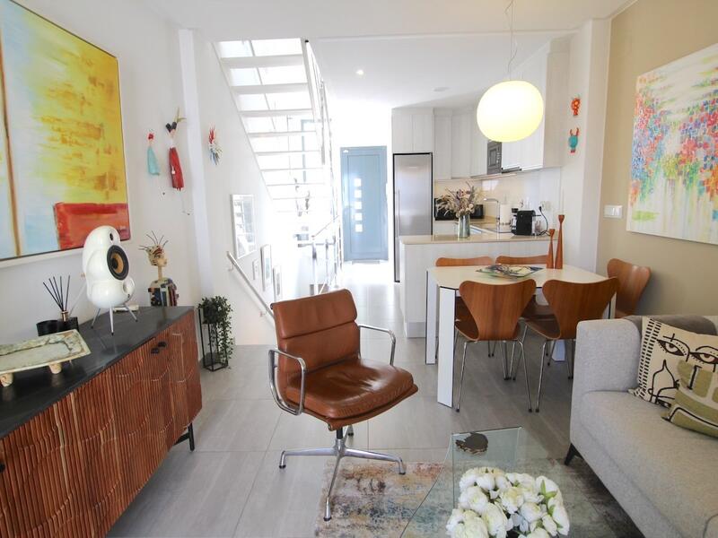 3 bedroom Townhouse for sale