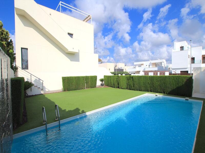 3 bedroom Townhouse for sale