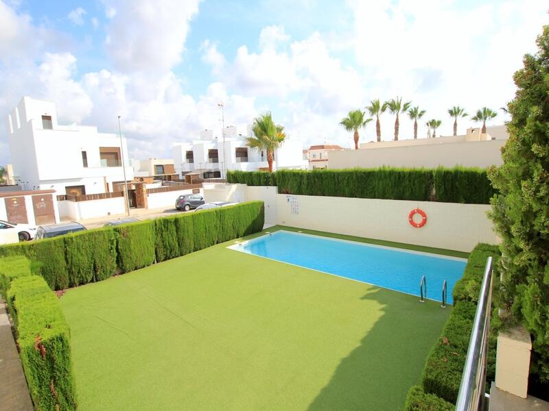 3 bedroom Townhouse for sale