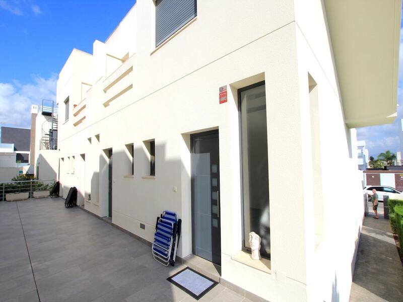 3 bedroom Townhouse for sale
