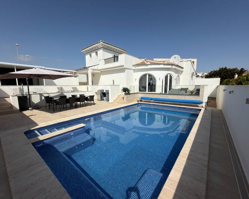 Villa for sale in Ciudad Quesada, Alicante