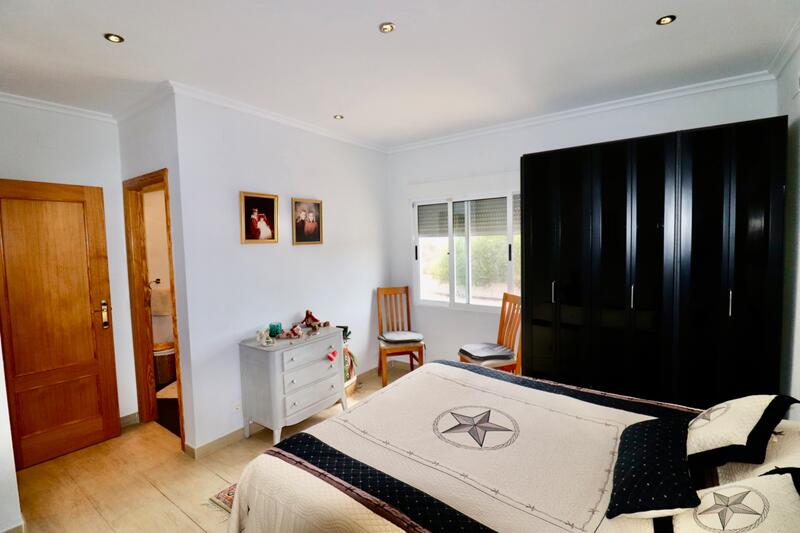 4 bedroom Country House for sale