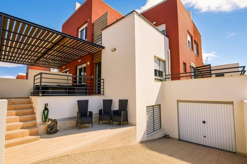 вилла продается в Algorfa, Alicante