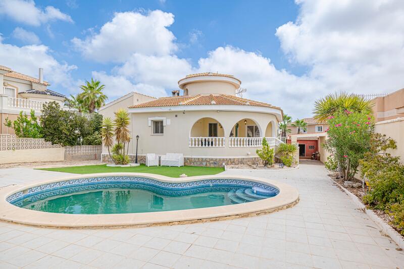 Villa Te koop in Ciudad Quesada, Alicante
