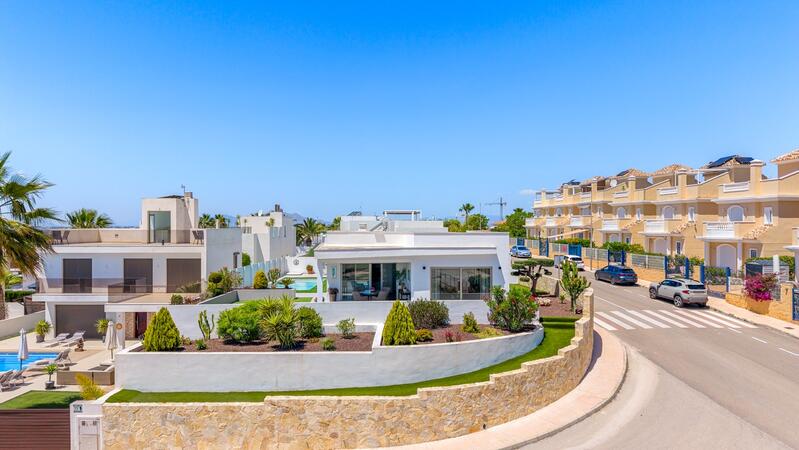Villa till salu i La Marina, Alicante