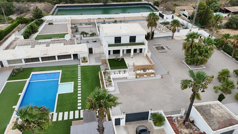 Villa for sale in Los Montesinos, Alicante
