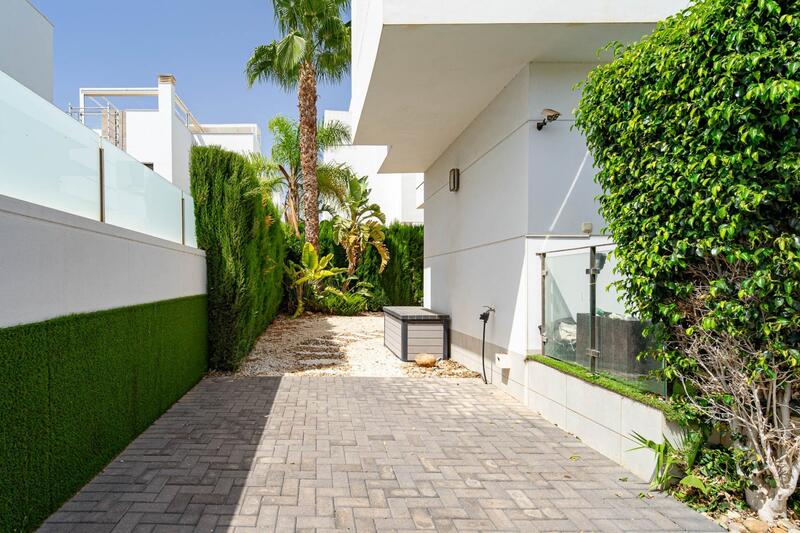 4 Schlafzimmer Villa zu verkaufen 4 Schlafzimmer Villa zu verkaufen