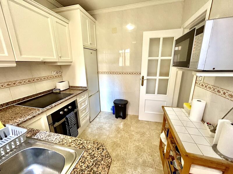 3 slaapkamer Gezinswoning Te koop 3 slaapkamer Gezinswoning Te koop