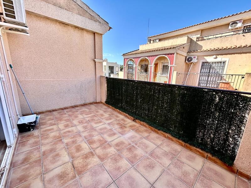 3 slaapkamer Gezinswoning Te koop 3 slaapkamer Gezinswoning Te koop