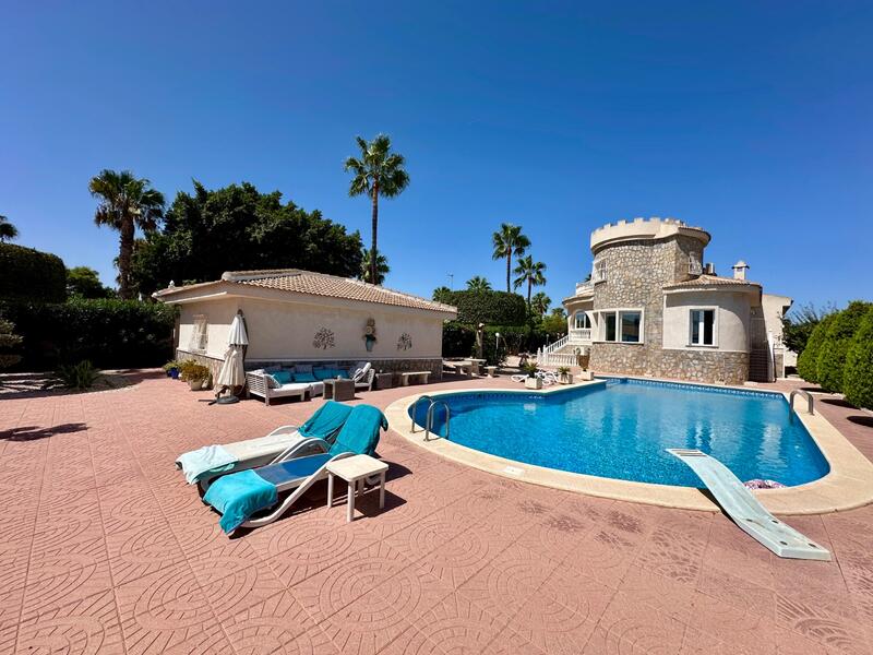 Villa à vendre dans Ciudad Quesada, Alicante Villa à vendre dans Ciudad Quesada, Alicante