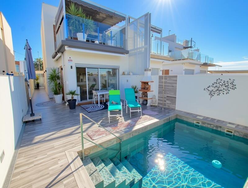 Villa til salg i Daya Vieja, Alicante Villa til salg i Daya Vieja, Alicante