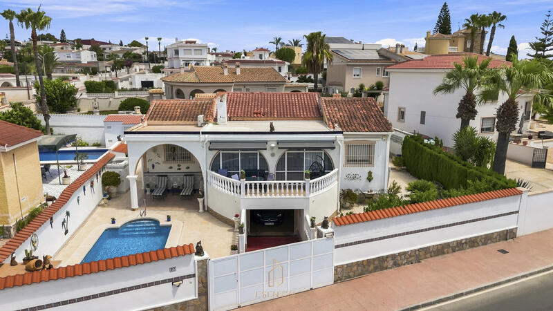 Villa à vendre dans Ciudad Quesada, Alicante Villa à vendre dans Ciudad Quesada, Alicante