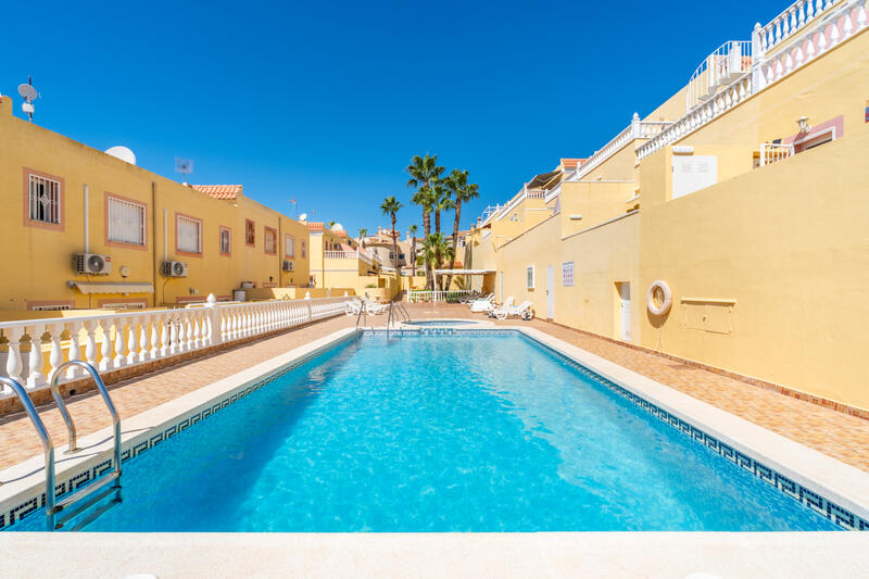 Radhus till salu i Villamartin, Alicante