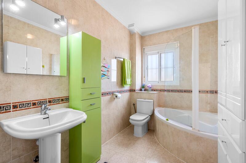 3 bedroom Townhouse for sale
