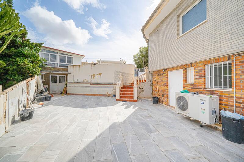 5 slaapkamer Villa Te koop 5 slaapkamer Villa Te koop