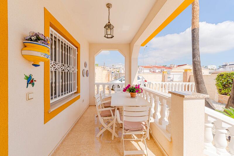 4 bedroom Townhouse for sale