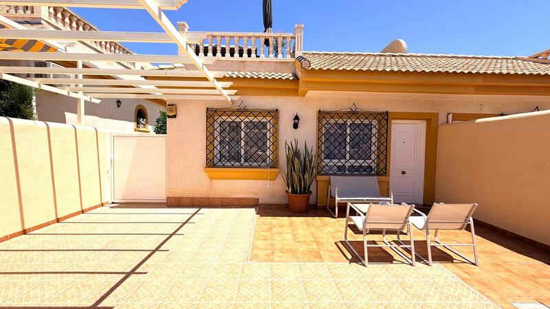 Villa zu verkaufen in Los Montesinos, Alicante Villa zu verkaufen in Los Montesinos, Alicante