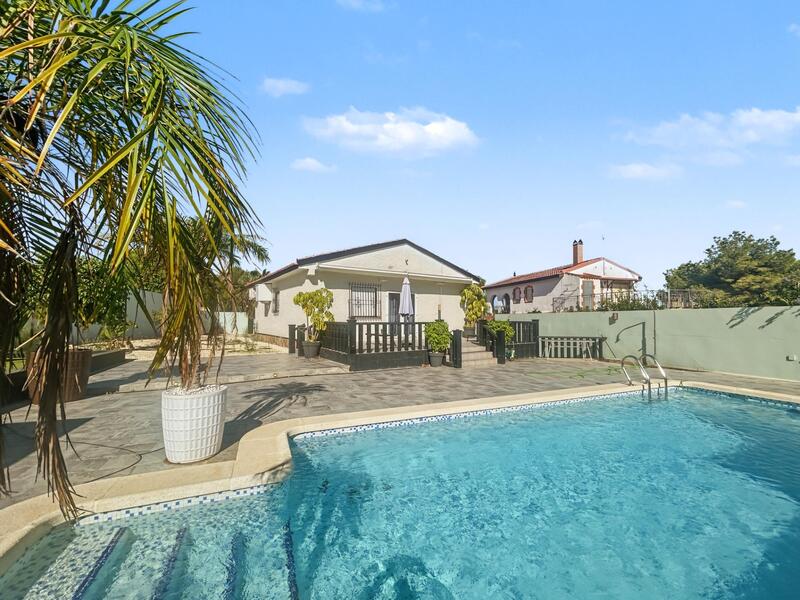 Villa zu verkaufen in Pilar de la Horadada, Alicante Villa zu verkaufen in Pilar de la Horadada, Alicante
