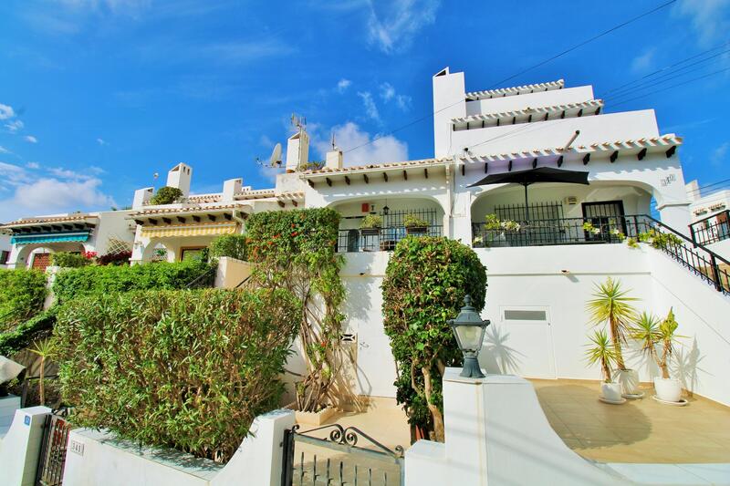 Townhouse for sale in Villamartin, Alicante Townhouse for sale in Villamartin, Alicante