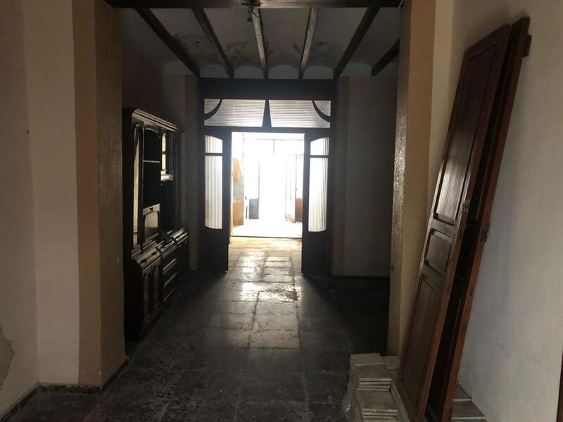 4 bedroom Townhouse for sale