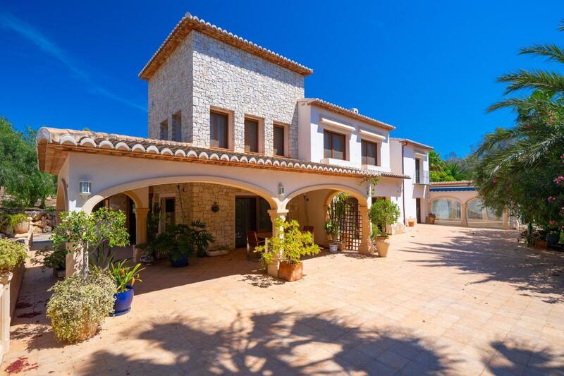Villa til salgs i Teulada, Alicante