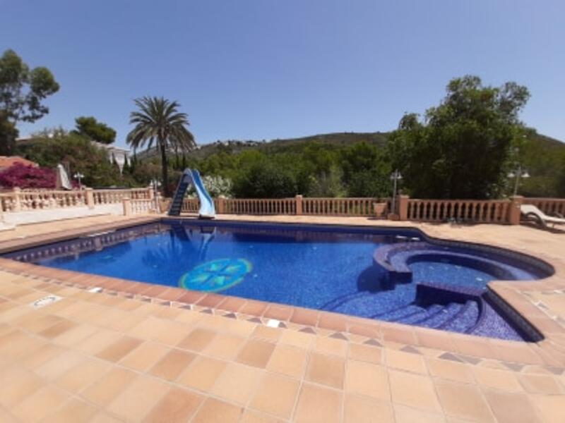6 bedroom Villa for sale
