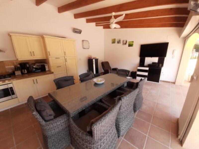 6 bedroom Villa for sale