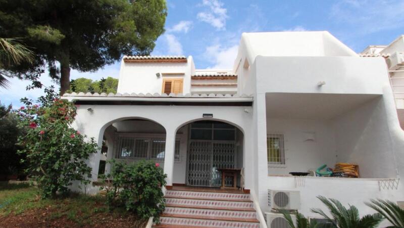 Villa för långsiktig hyra i Moraira, Alicante