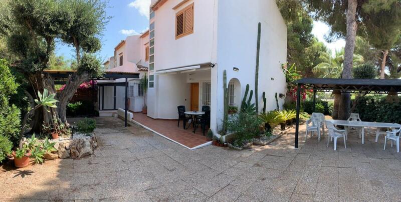 4 bedroom Villa for Long Term Rent