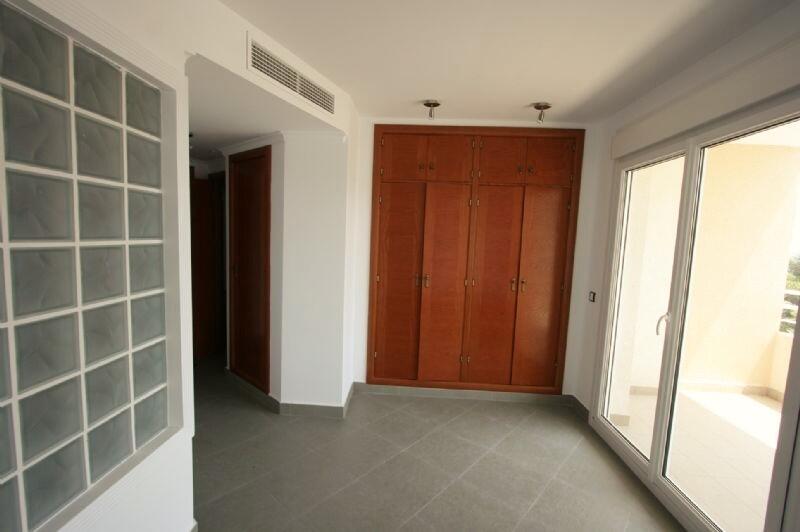 3 bedroom Apartment for Long Term Rent