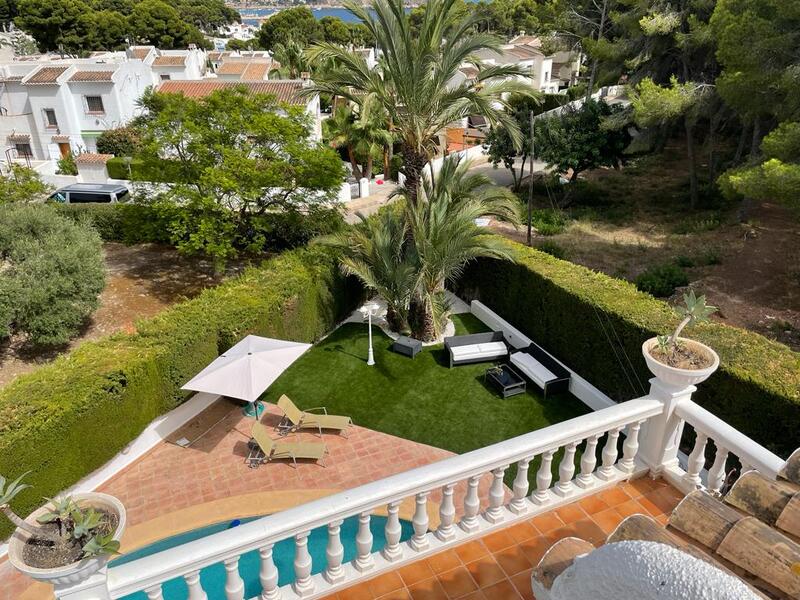 Villa for Long Term Rent in Moraira, Alicante