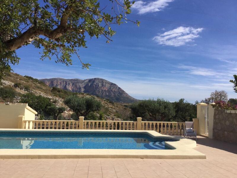 Villa para alquiler a largo plazo en Gata de Gorgos, Alicante