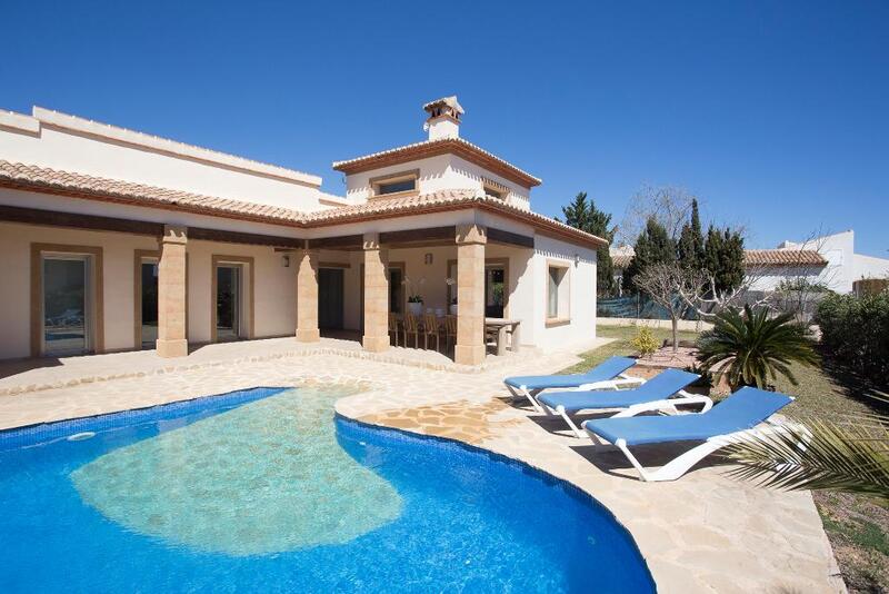 Villa for Long Term Rent in Javea, Alicante